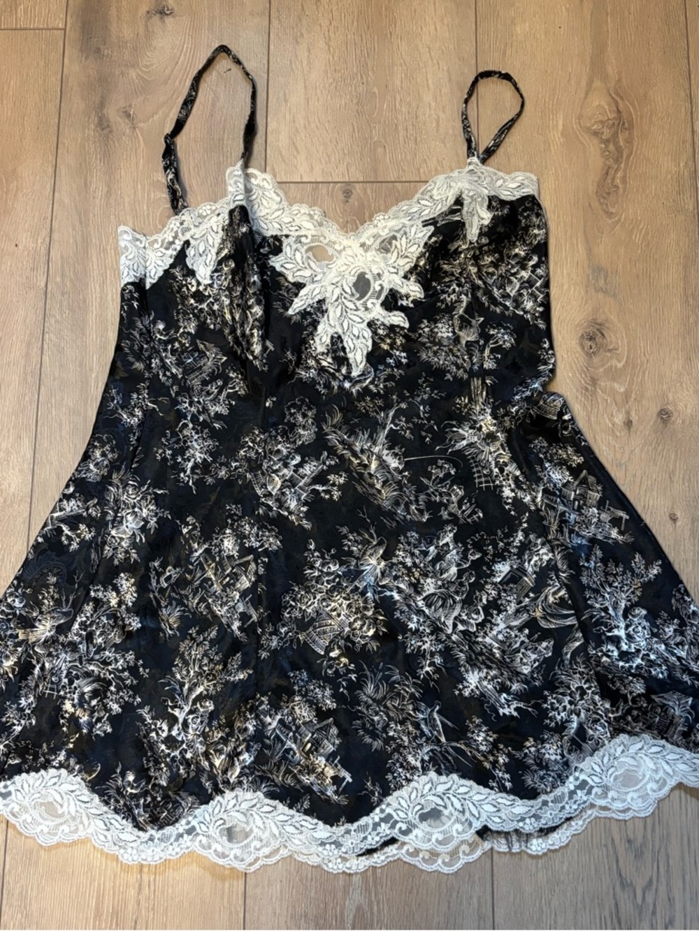 Y2K Lace-Trim Black Floral Satin Cami Top